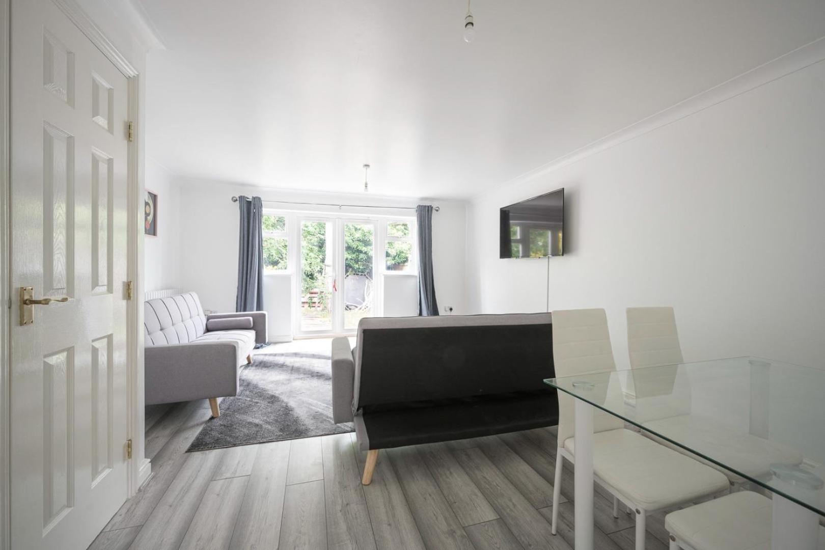 House-Sleeps7-Parking-Garden-Sportschannels Maidstone Exterior photo