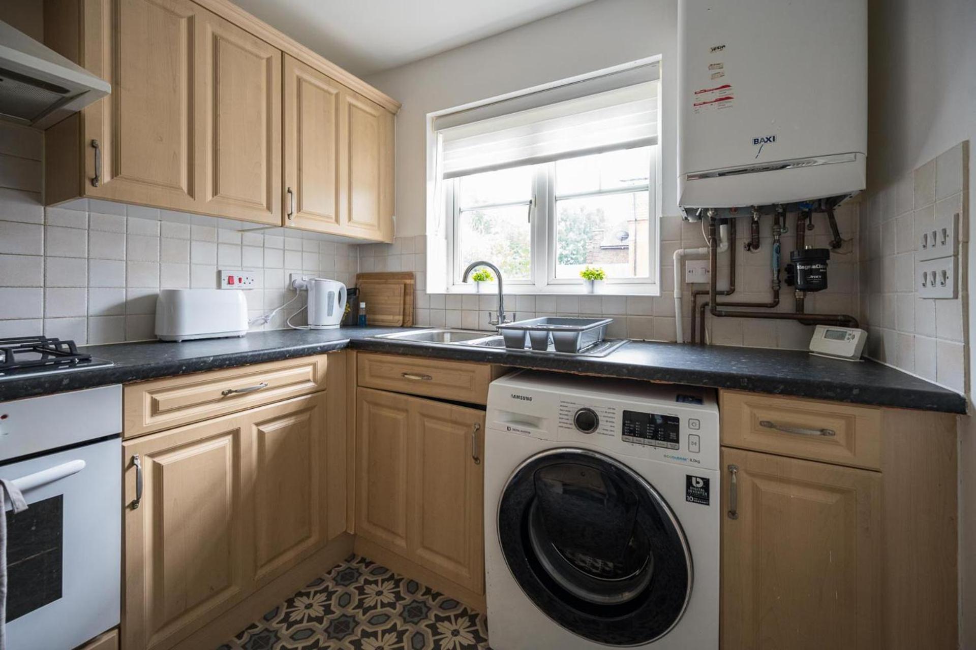 House-Sleeps7-Parking-Garden-Sportschannels Maidstone Exterior photo
