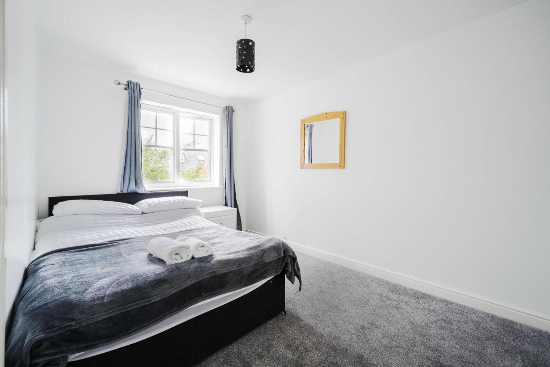 House-Sleeps7-Parking-Garden-Sportschannels Maidstone Exterior photo